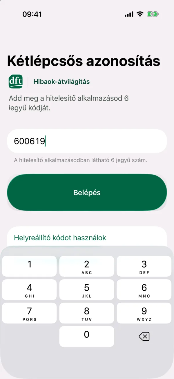 HR · Kétlépcsős azonosítás: Belépéskor a hitelesítő alkalmazás 6 jegyű kódját kéri, helyreállító kód is használható.